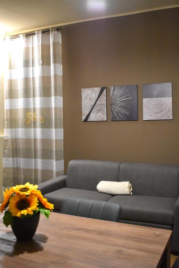 Casa Vacanze Oikia - Room Girasole Napoli Bagian luar foto