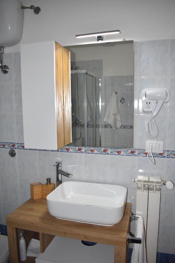 Casa Vacanze Oikia - Room Girasole Napoli Bagian luar foto