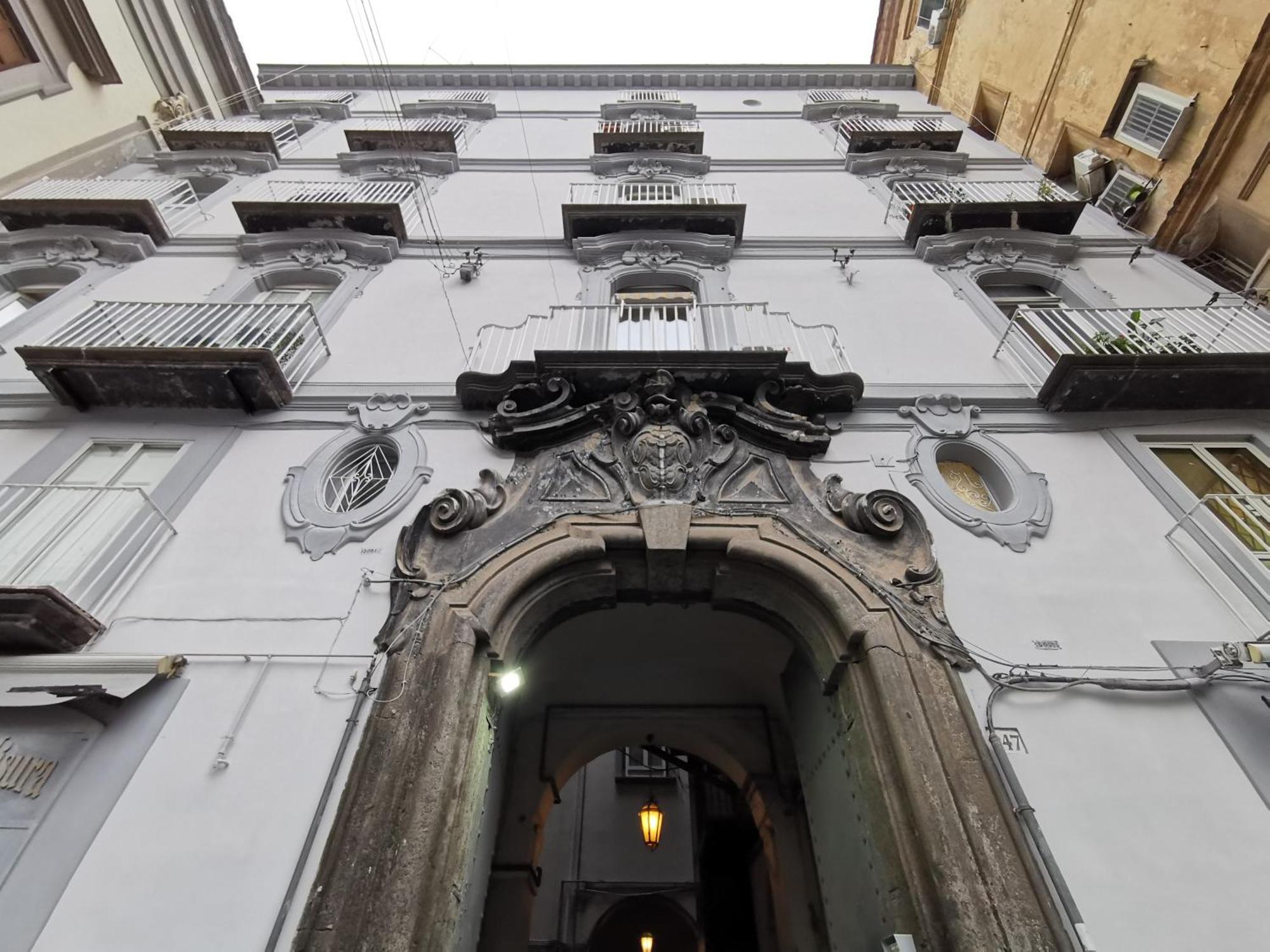 Casa Vacanze Oikia - Room Girasole Napoli Bagian luar foto