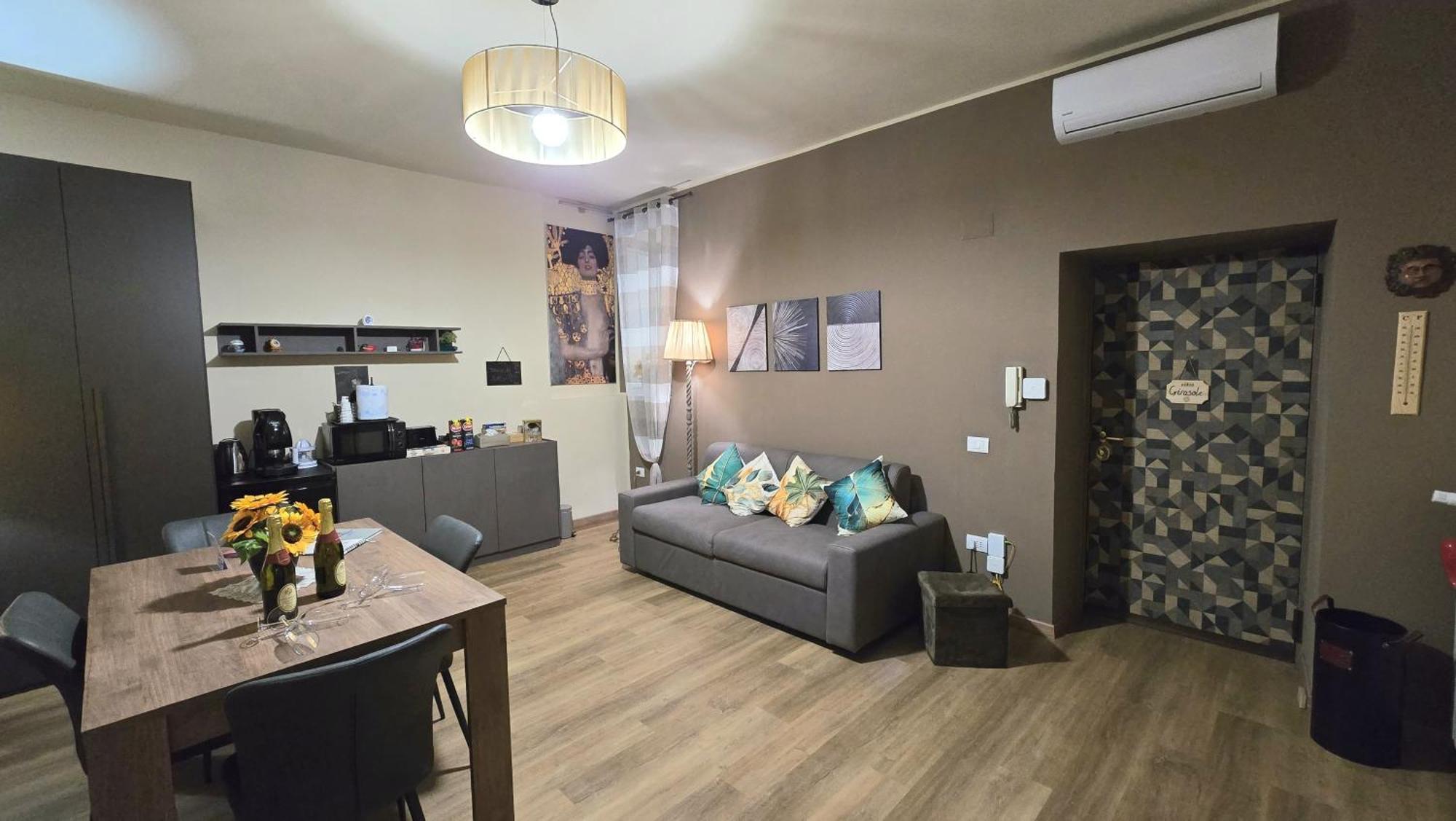 Casa Vacanze Oikia - Room Girasole Napoli Bagian luar foto