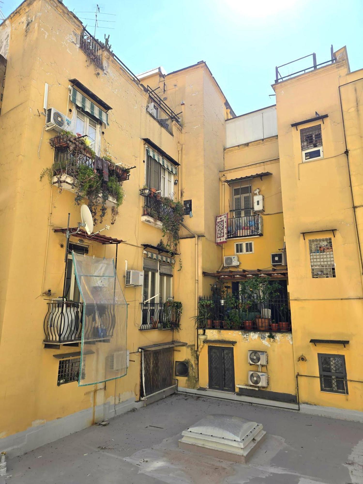 Casa Vacanze Oikia - Room Girasole Napoli Bagian luar foto